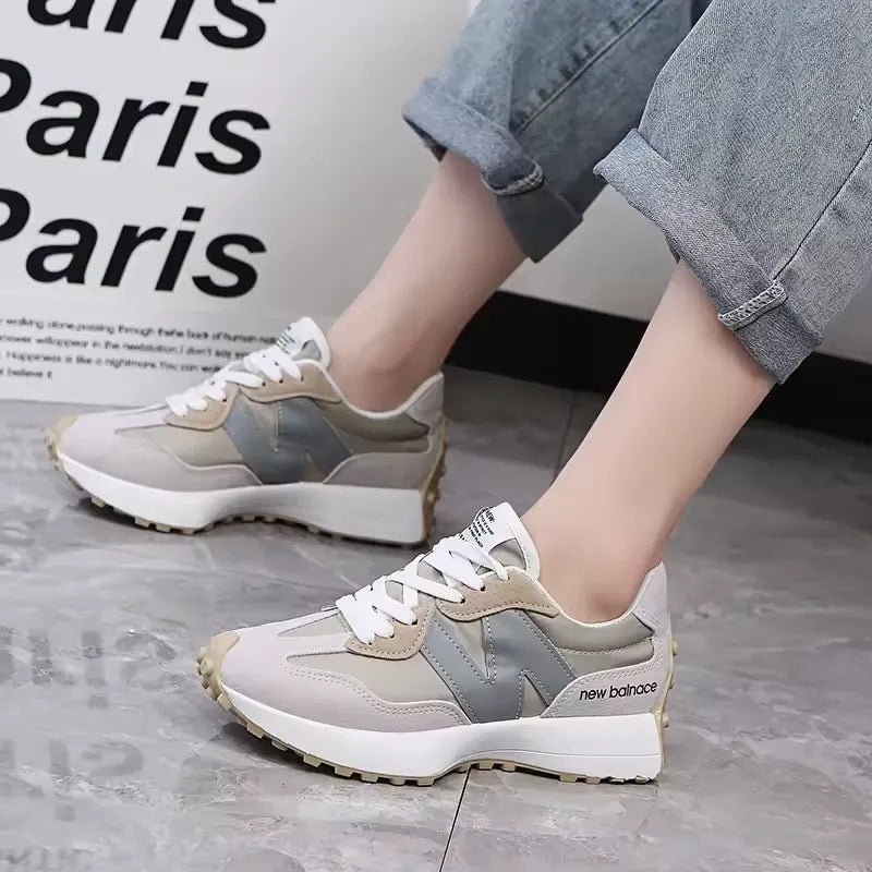 Casual Shoes, Sports Matching Korean Style, Breathable and Wear-Resistant, Very Suitable for Travel, Running Wear, Very Suitable for Women's Casual Sports Shoes