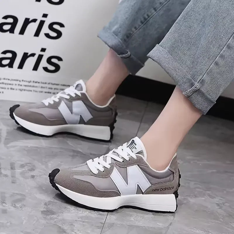 Casual Shoes, Sports Matching Korean Style, Breathable and Wear-Resistant, Very Suitable for Travel, Running Wear, Very Suitable for Women's Casual Sports Shoes